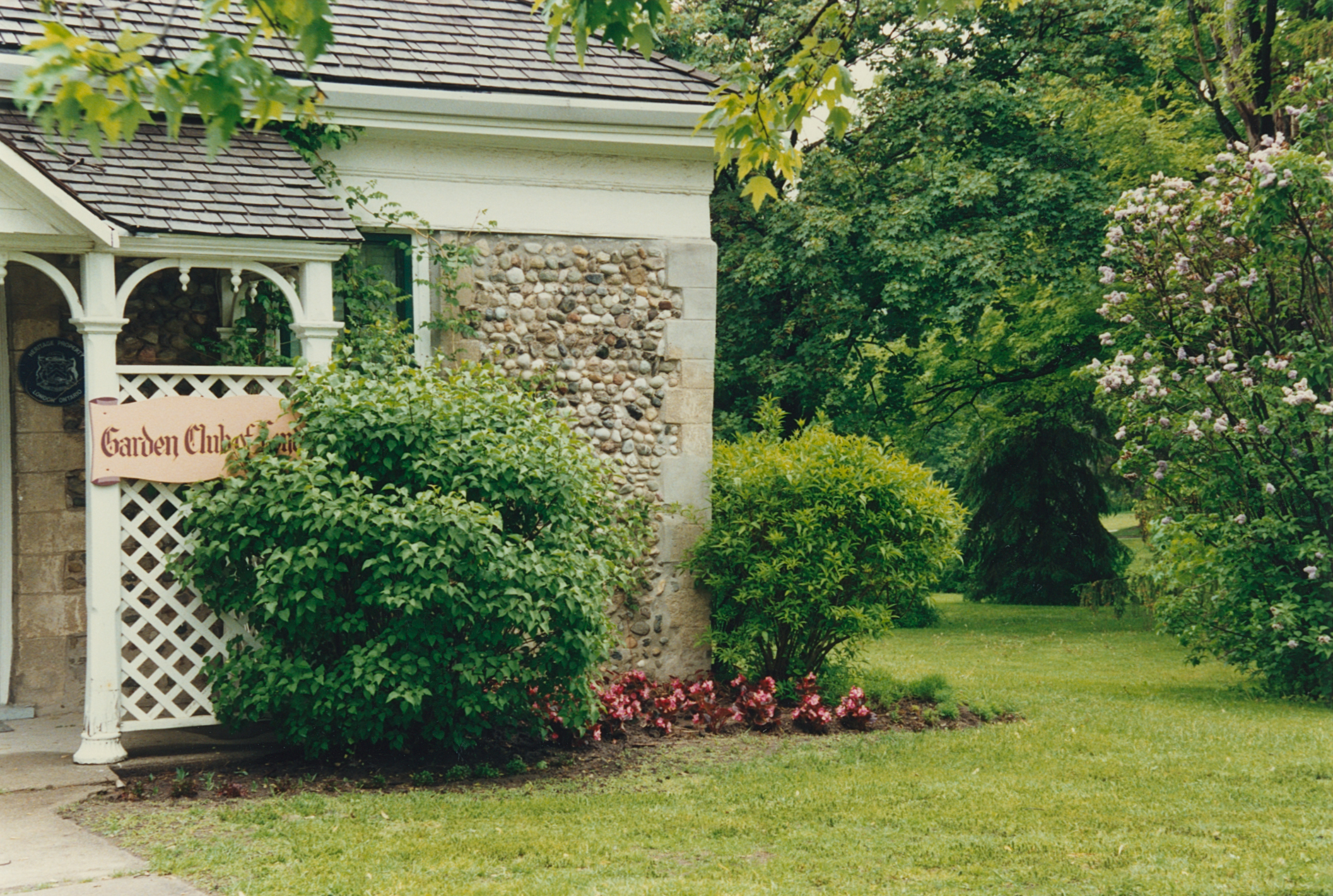 Mid-1 Flint Cottage 2